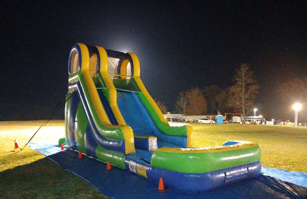 Image 4 of 20ft Fast Straight Slide