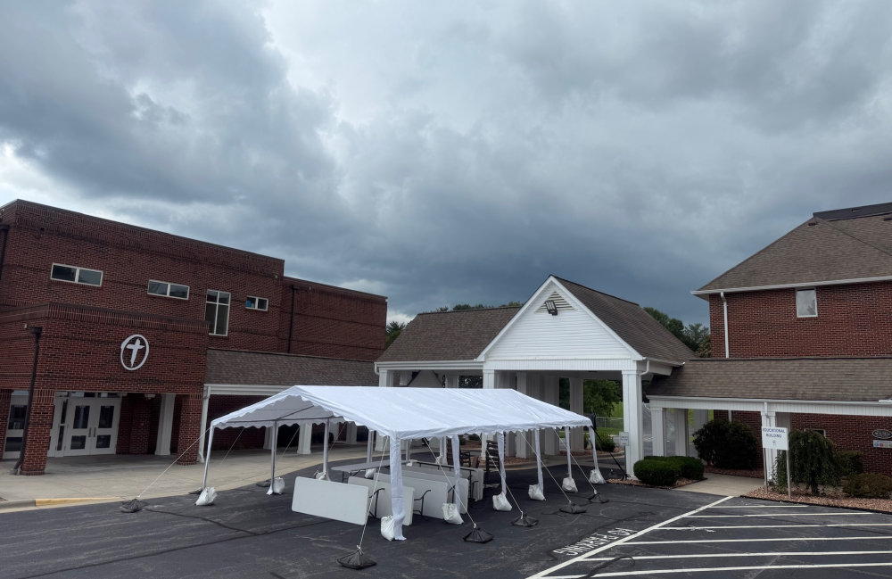 Image 6 of 20x30' Pole Tent